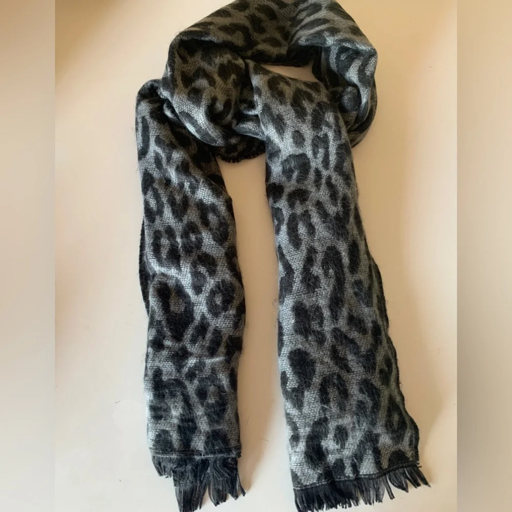 Belle by Kim Gravel Black & Gray Animal Print Wrap/Scarf